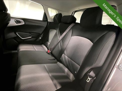 Used 2025 Kia Soul LX w/ LX Technology Package FWD image 31