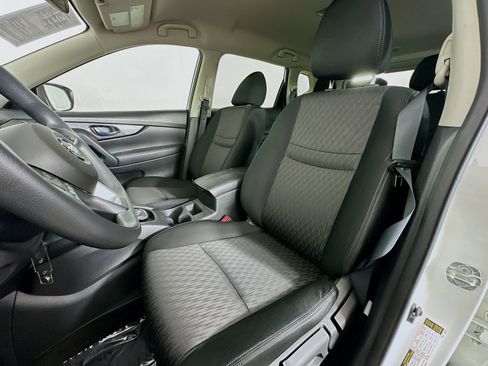 Used 2018 Nissan Rogue S image 20