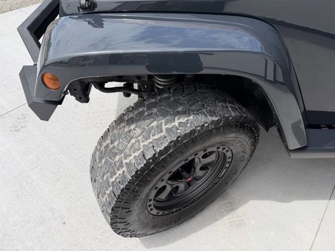 Used 2018 Jeep Wrangler Unlimited Sahara AWD/4WD image 20