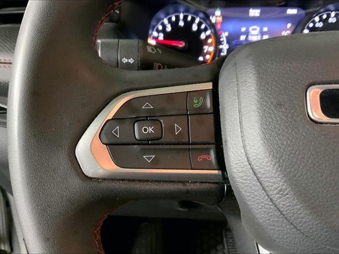 Used 2025 Jeep Compass Trailhawk AWD/4WD image 18