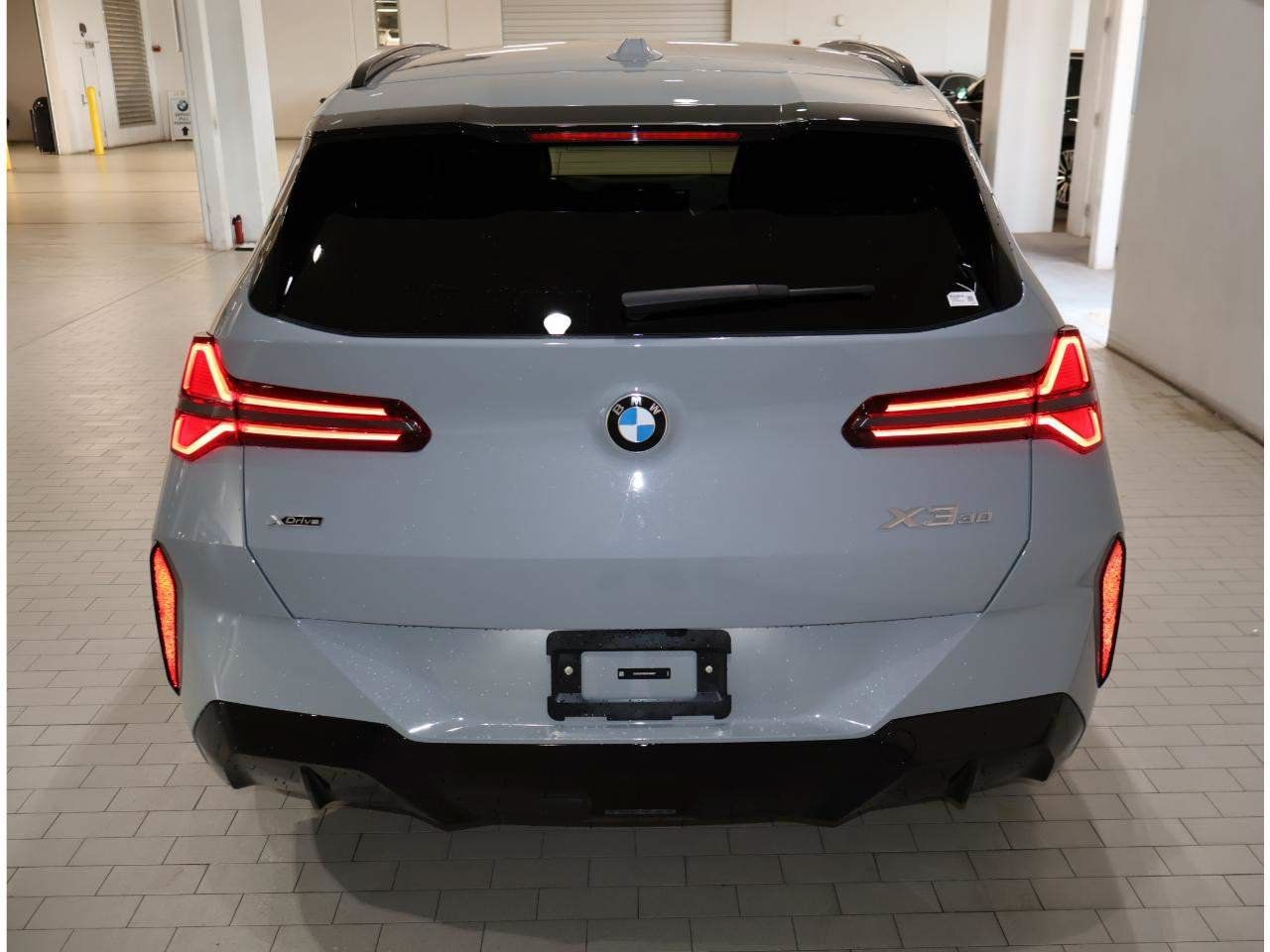 Certified 2025 BMW X3 xDrive30i w/ M Sport Package AWD/4WD image 6