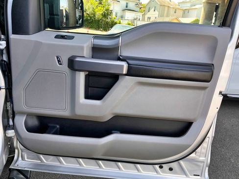 Used 2019 Ford F150 XLT w/ Equipment Group 302A Luxury AWD/4WD image 50