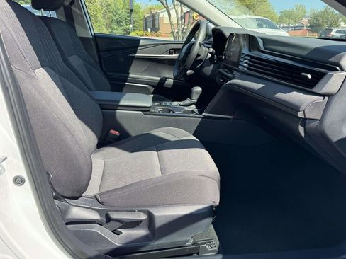 Used 2025 Toyota Camry LE image 14