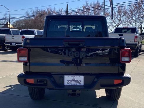 New 2026 Jeep Gladiator Sport image 5