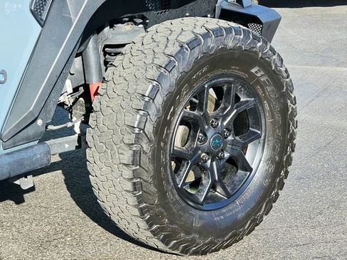 Used 2024 Jeep Wrangler Unlimited AWD/4WD image 7