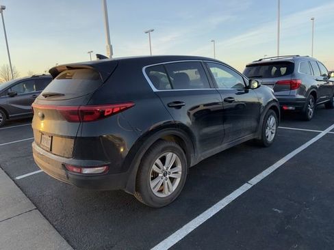 Used 2019 Kia Sportage LX image 4