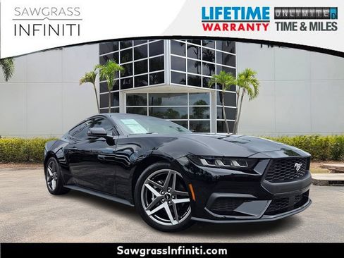 Used 2025 Ford Mustang Premium RWD image 1