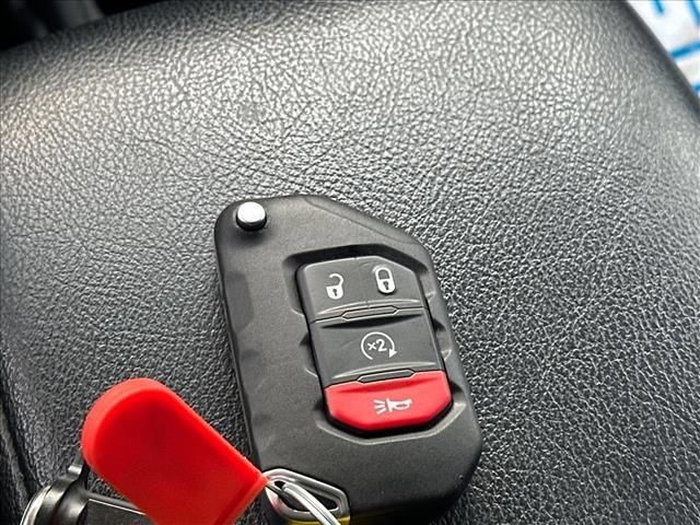 Used 2023 Jeep Gladiator Sport AWD/4WD image 29