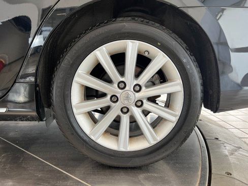 Used 2012 Toyota Camry XLE w/ Leather Pkg FWD image 38