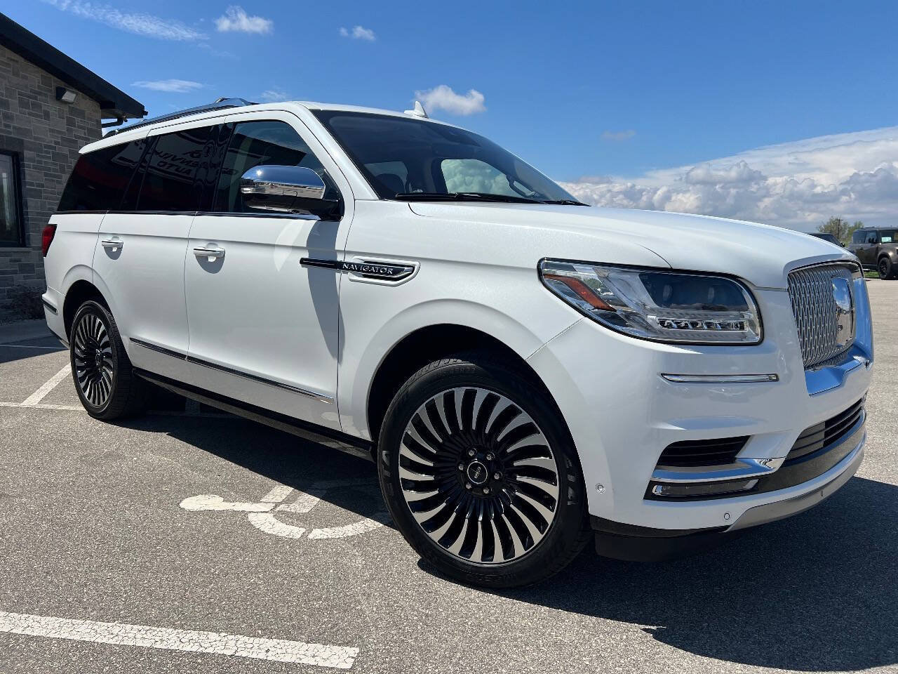 Used 2020 Lincoln Navigator Black Label w/ Cargo Convenience Package AWD/4WD image 4
