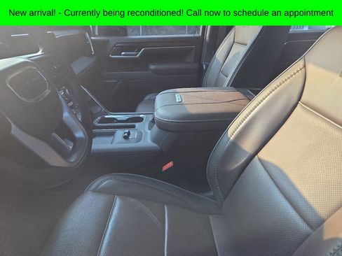 Used 2025 GMC Sierra 2500 Denali w/ Denali Reserve Package AWD/4WD image 9