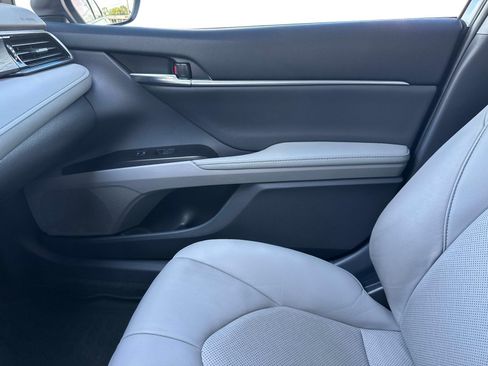 Used 2022 Toyota Camry XLE FWD image 22