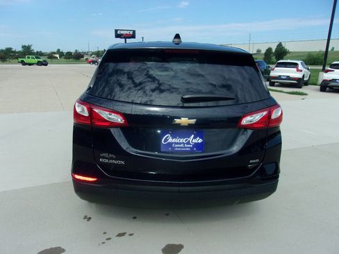 Used 2020 Chevrolet Equinox LS w/ LS Convenience Package AWD/4WD image 4