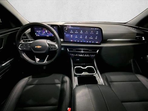 Used 2025 Chevrolet Traverse LT w/ Driver Confidence Package FWD image 16