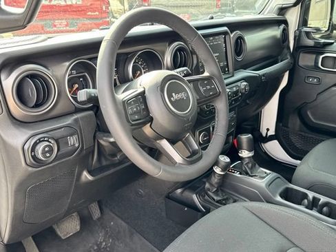 Used 2023 Jeep Gladiator Sport AWD/4WD image 22
