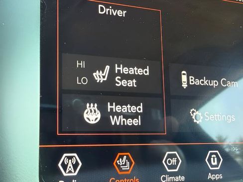 Used 2020 Jeep Cherokee Latitude Plus AWD/4WD image 11