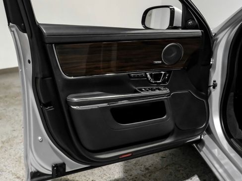 Used 2019 Jaguar XJ L Portfolio image 36