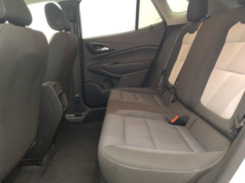 Used 2025 Chevrolet Trax LS FWD image 18