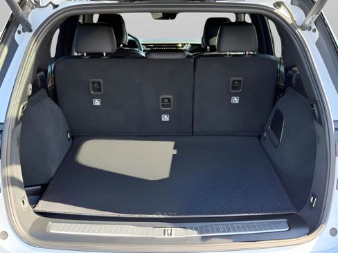 Used 2023 Jeep Grand Cherokee Summit AWD/4WD image 8