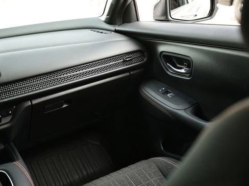 Certified 2025 Honda HR-V Sport image 28