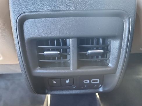 Used 2024 Cadillac XT4 Luxury w/ Cold Weather Package image 21