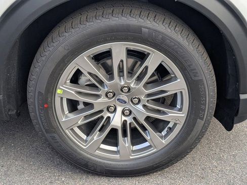 New 2026 Ford Explorer Platinum image 11