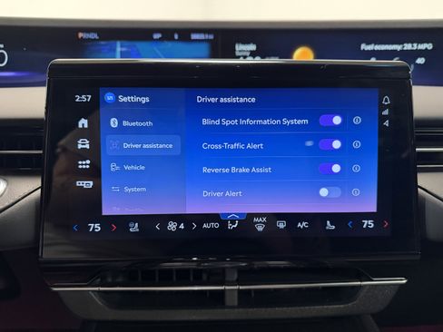 Used 2024 Lincoln Nautilus Reserve w/ Equipment Group 202A image 17