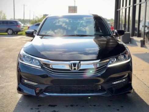 Used 2017 Honda Accord Sport image 6