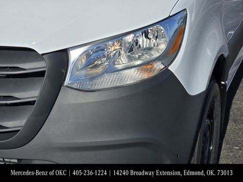 Used 2025 Mercedes-Benz Sprinter 2500 image 7