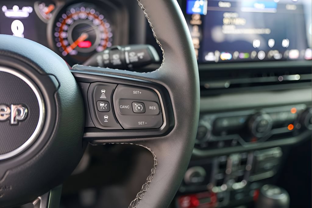 Used 2025 Jeep Wrangler Unlimited Sport AWD/4WD image 13