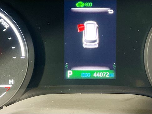 Used 2024 Toyota Sienna XLE FWD image 23
