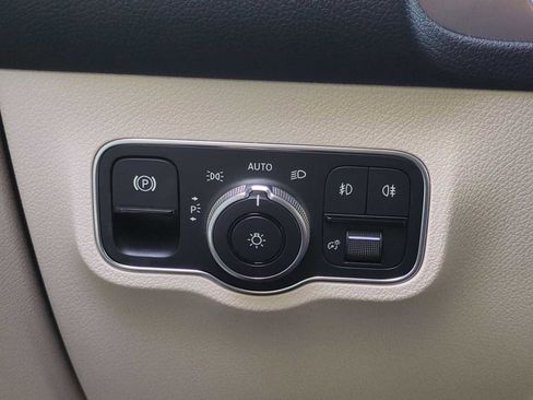 Certified 2025 Mercedes-Benz GLB 250 4MATIC image 27