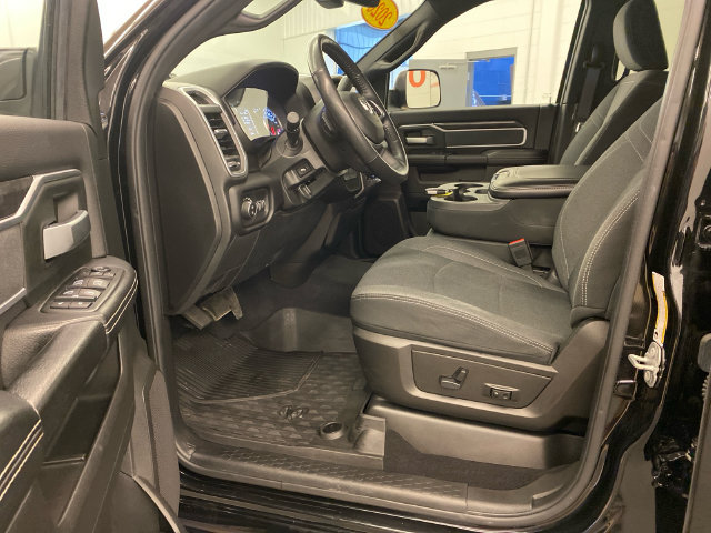 Used 2020 RAM 2500 Big Horn w/ Night Edition AWD/4WD image 39