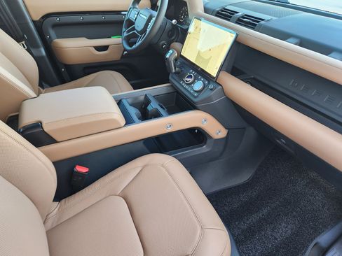 New 2026 Land Rover Defender 110 X-Dynamic SE image 14
