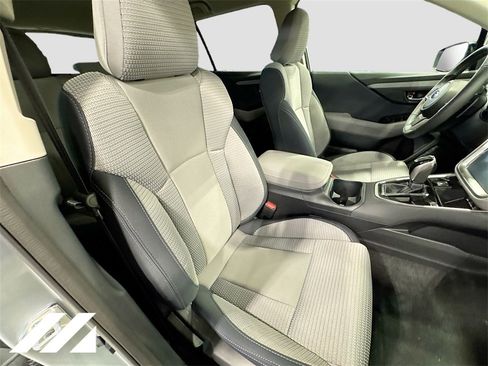Used 2025 Subaru Outback Premium image 28