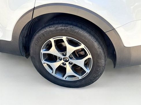 Used 2020 Kia Telluride EX image 32