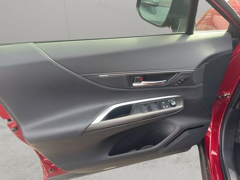 Used 2021 Toyota Venza XLE w/ Softex Package image 8