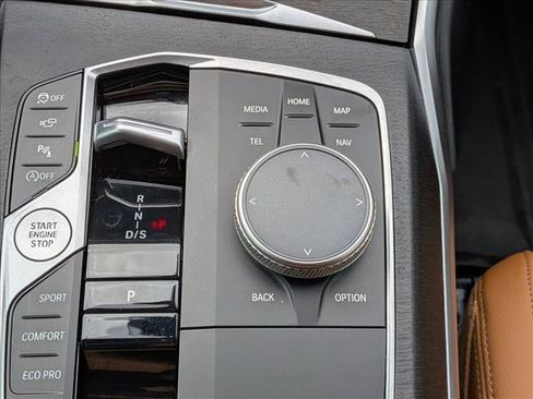 Used 2023 BMW 330i Sedan w/ Premium Package image 13