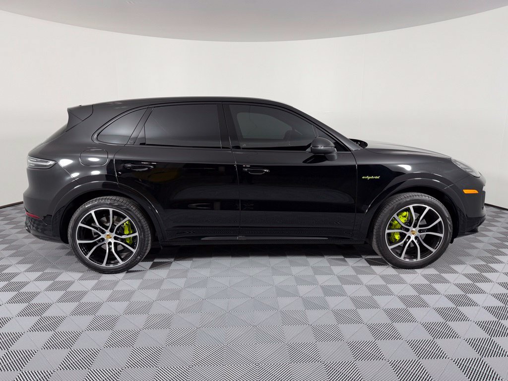 Certified 2022 Porsche Cayenne E-Hybrid AWD/4WD image 12