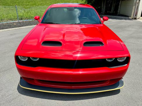 Used 2023 Dodge Challenger SRT Hellcat RWD image 2