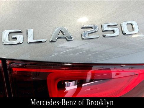 Used 2021 Mercedes-Benz GLA 250 4MATIC image 34