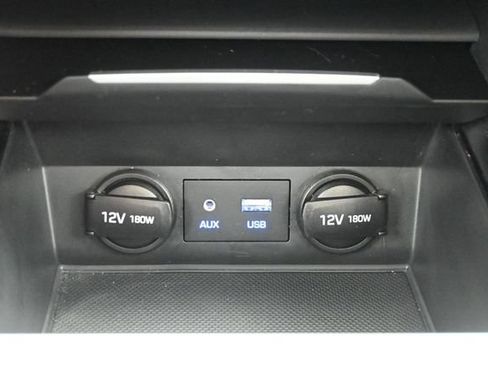 Used 2018 Hyundai Elantra Value Edition FWD image 31