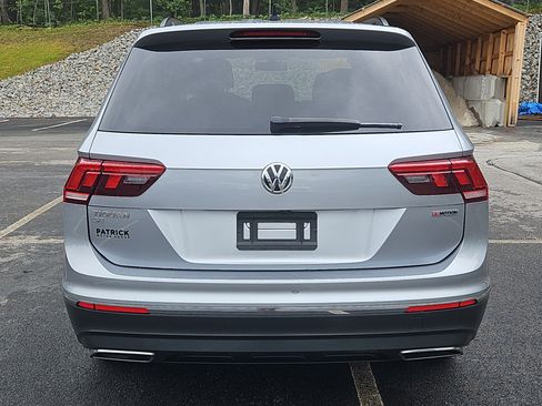 Used 2020 Volkswagen Tiguan SE AWD/4WD image 24