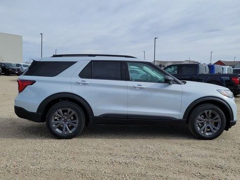 New 2026 Ford Explorer Active w/ Active Comfort Package image 2