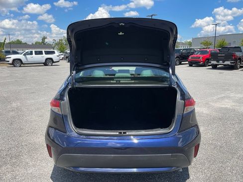 Used 2022 Toyota Corolla LE FWD image 35