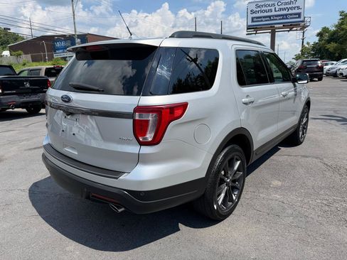 Used 2019 Ford Explorer XLT w/ Equipment Group 202A AWD/4WD image 5
