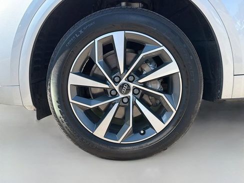 Used 2021 Audi Q5 Premium w/ Convenience Package image 41