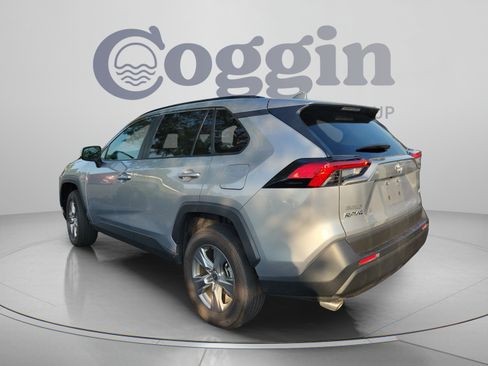 Used 2023 Toyota RAV4 XLE w/ Convenience Package FWD image 4