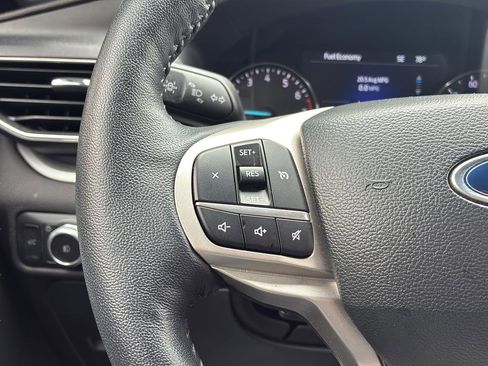 Used 2022 Ford Explorer XLT w/ Equipment Group 202A image 34