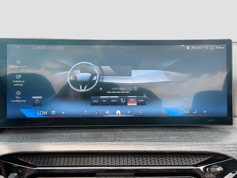 Certified 2025 BMW 430i Convertible image 33